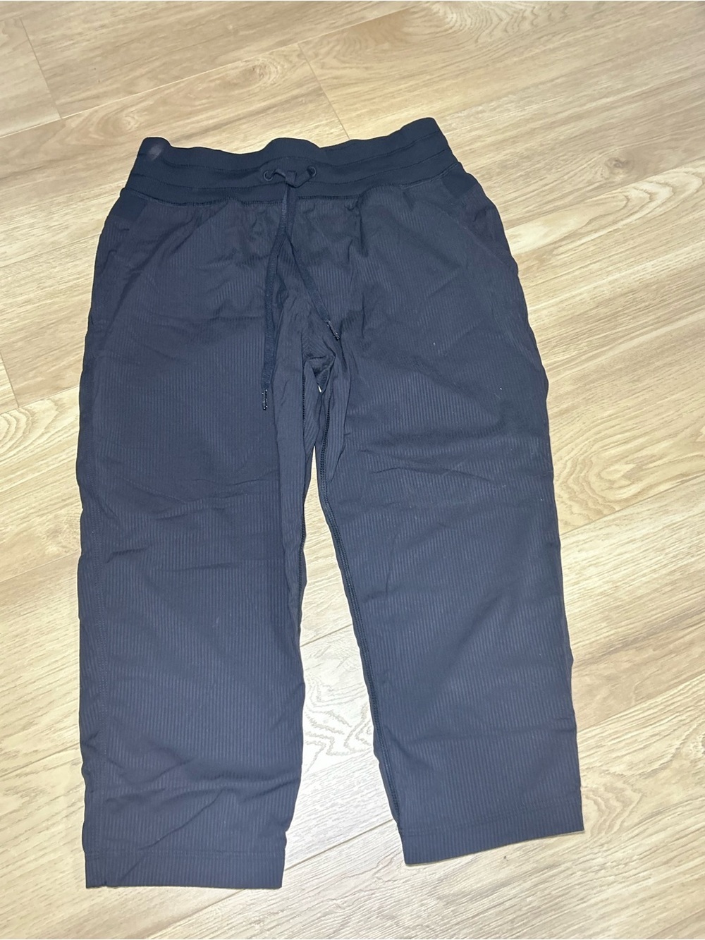 lululemon athletica Black Ribbed Drawstring Capris